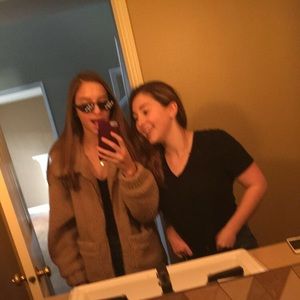 Meet your Posher, Valentina